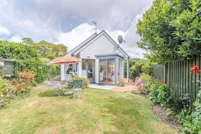 Photo of property in 2/290 Withells Road, Avonhead, Christchurch, 8042