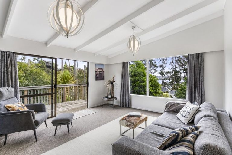 Photo of property in 22 Rosecamp Road, Beach Haven, Auckland, 0626