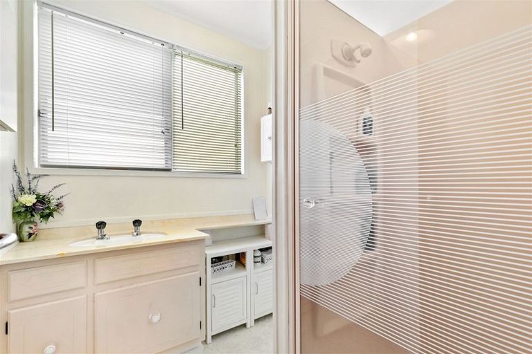 Photo of property in 39 Helena Street, Massey, Auckland, 0614