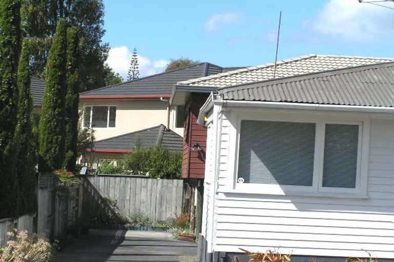 Photo of property in 2/5 Seine Road, Forrest Hill, Auckland, 0620