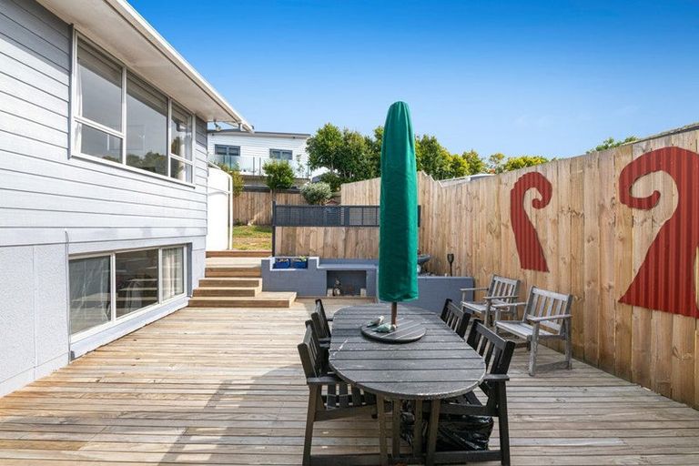 Photo of property in 6 Rakino Avenue, Manly, Whangaparaoa, 0930