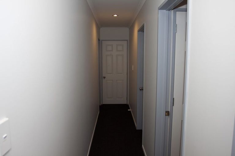 Photo of property in 33 Edgewood Way, Henderson, Auckland, 0612