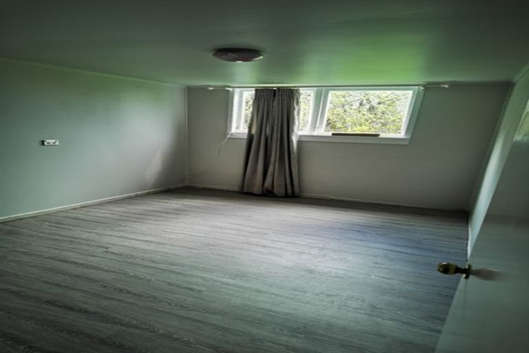 Photo of property in 35 Nile Road, Kelston, Auckland, 0602