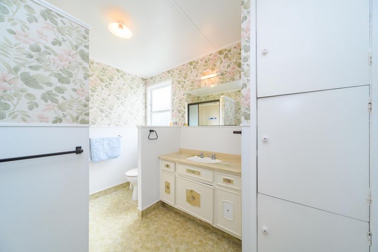 Photo of property in 61 Severn Street, Rongotea, 4476