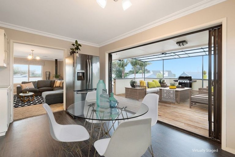 Photo of property in 71 Dickson Road, Papamoa Beach, Papamoa, 3118