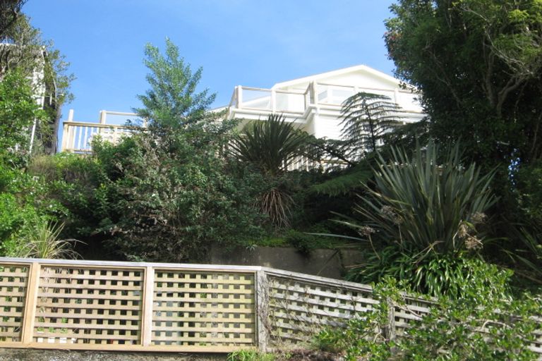 Photo of property in 6 Espin Crescent, Karori, Wellington, 6012