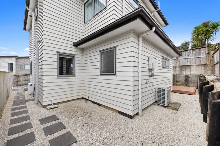 Photo of property in 142c Prince Regent Drive, Half Moon Bay, Auckland, 2012