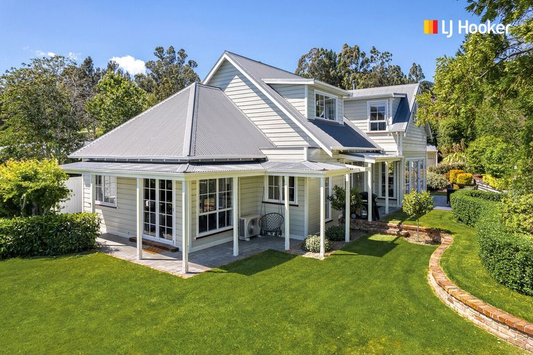 Photo of property in 1 Jaffray Drive, East Taieri, Mosgiel, 9024