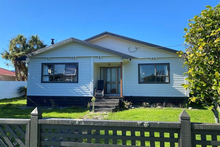 Photo of property in 15 Ohau Street, Dobson, Greymouth, 7805