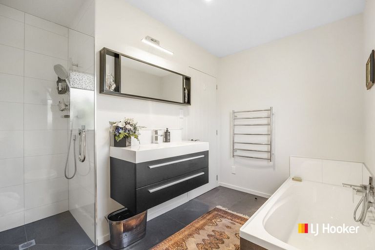 Photo of property in 17 Awa Toru Drive, Fairfield, Dunedin, 9018