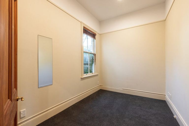 Photo of property in 24 Moir Street, Mount Victoria, Wellington, 6011