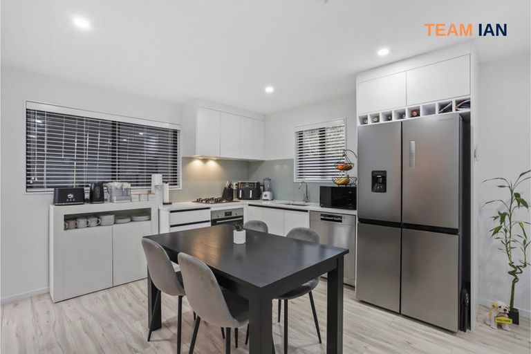 Photo of property in 19c Farwood Drive, Henderson, Auckland, 0612