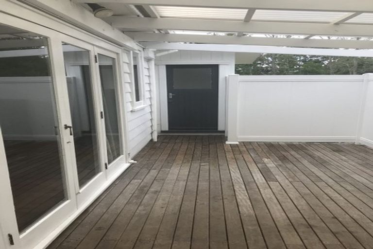 Photo of property in 60 Lathrope Road, Kumeu, 0892