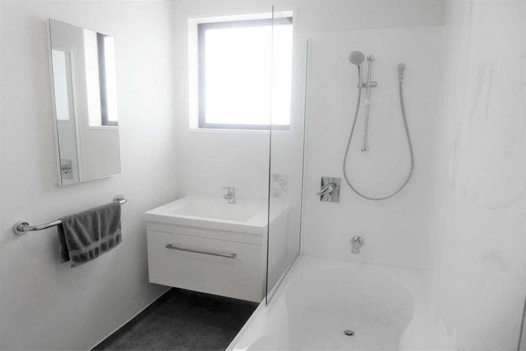 Photo of property in 2/164 Edgeware Road, Edgeware, Christchurch, 8013