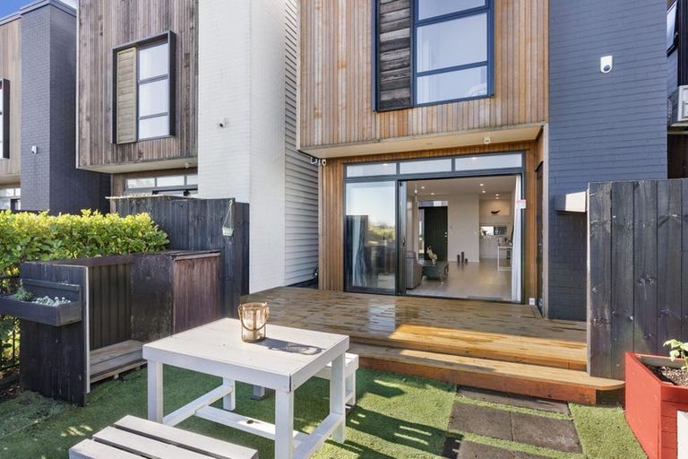 Photo of property in 17 Battalion Drive, Papakura, 2110