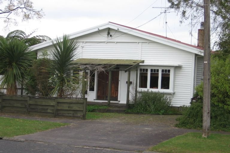Photo of property in 5 Livingstone Avenue, Nawton, Hamilton, 3200