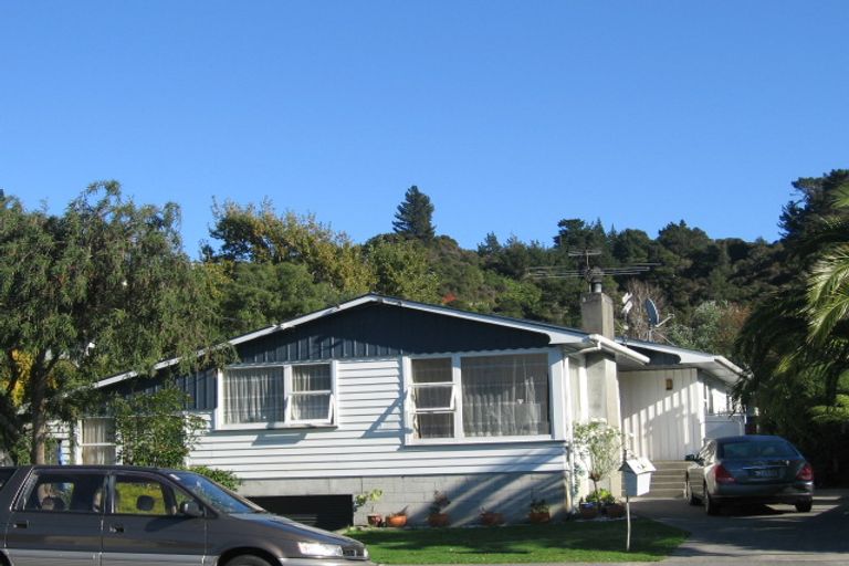 Photo of property in 172 George Street, Stokes Valley, Lower Hutt, 5019