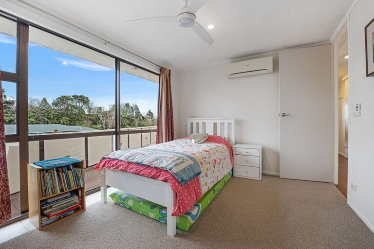 Photo of property in 13 Winstone Place, Highlands Park, New Plymouth, 4312