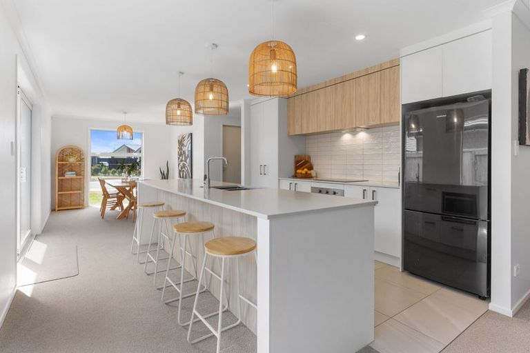 Photo of property in 83 Hills View Drive, Papamoa, 3118