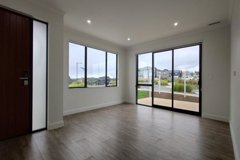 Photo of property in 66 Michael Bosher Way, Flat Bush, Auckland, 2019
