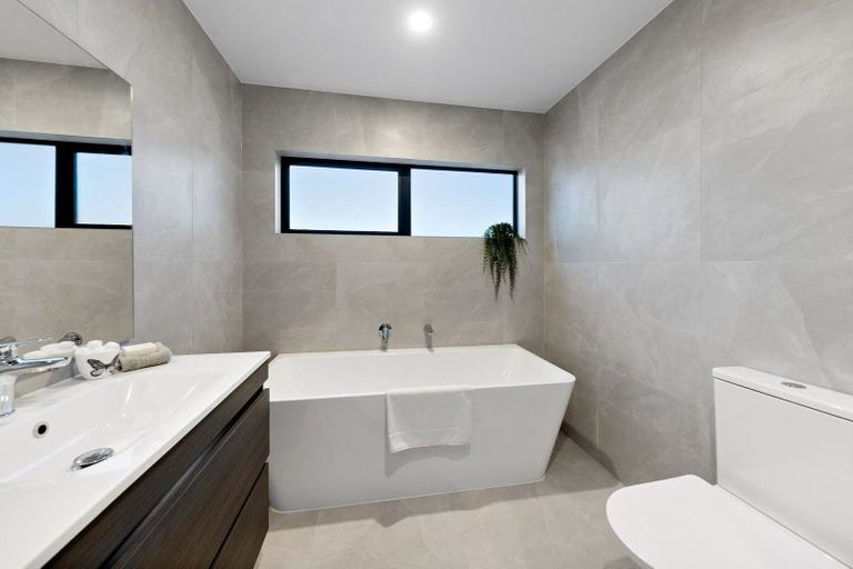 Photo of property in 8 Libby Lane, Howick, Auckland, 2010