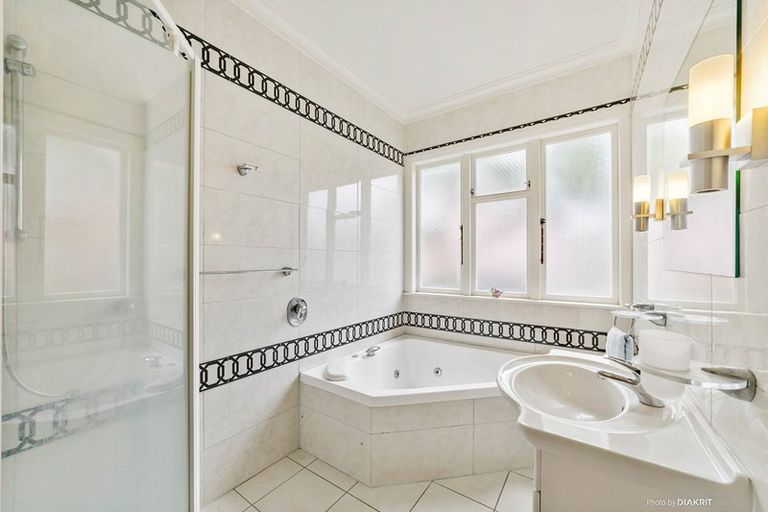 Photo of property in 12c Edinburgh Terrace, Berhampore, Wellington, 6023