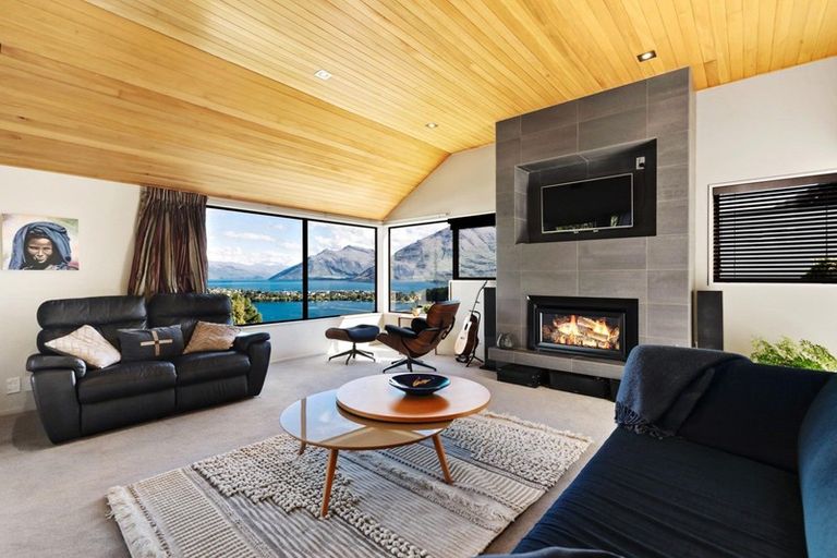 Photo of property in 82 Panorama Terrace, Queenstown, 9300