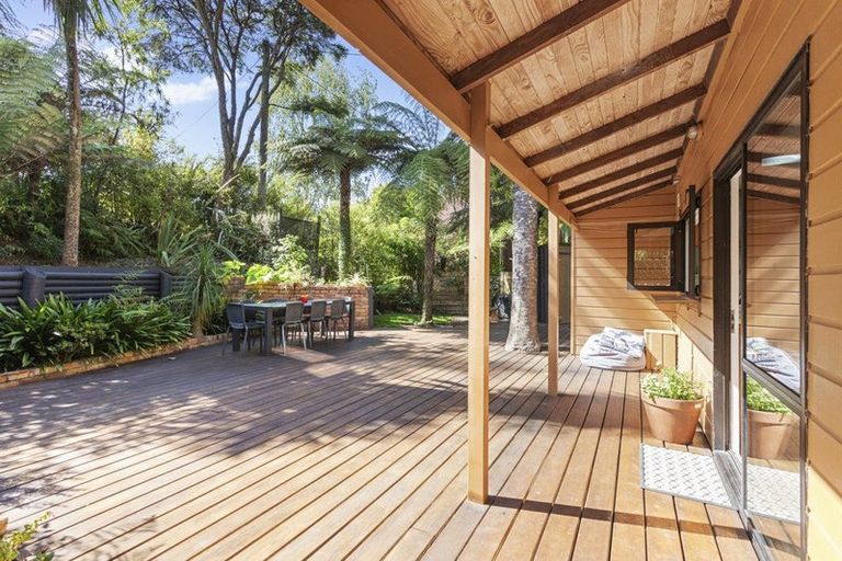 Photo of property in 104 Konini Road, Titirangi, Auckland, 0604