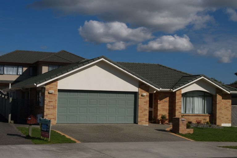 Photo of property in 28 Stellamaris Way, Northpark, Auckland, 2013