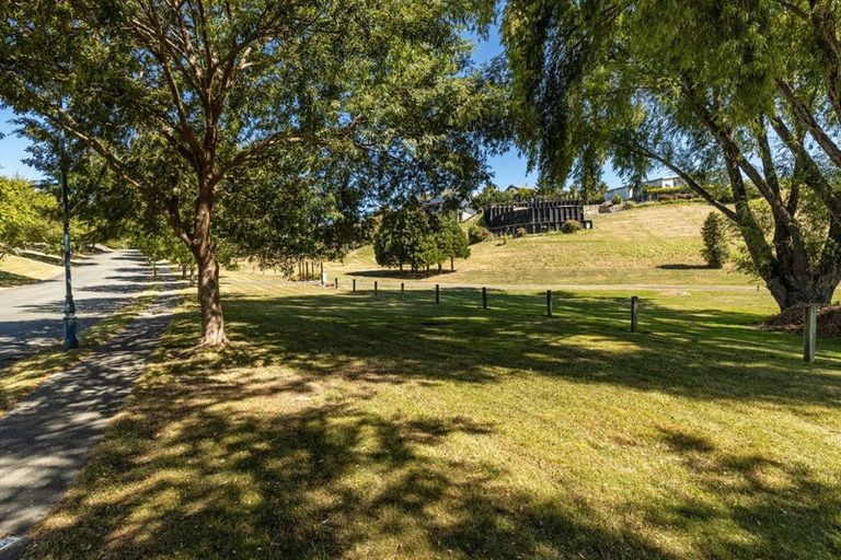 Photo of property in 8 Lake View Place, Fairhall, 7272