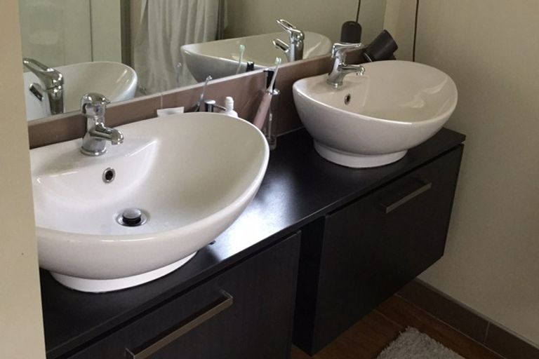 Photo of property in 64 Wairakei Road, Bryndwr, Christchurch, 8052