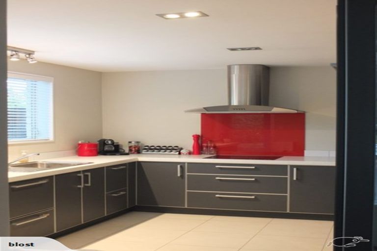 Photo of property in 1 Esher Place, Saint Martins, Christchurch, 8022