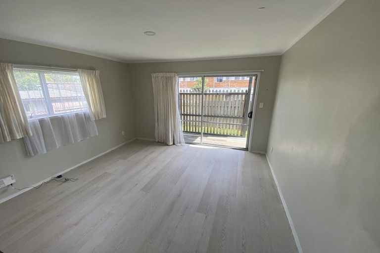 Photo of property in 1/92 Kenderdine Road, Papatoetoe, Auckland, 2025