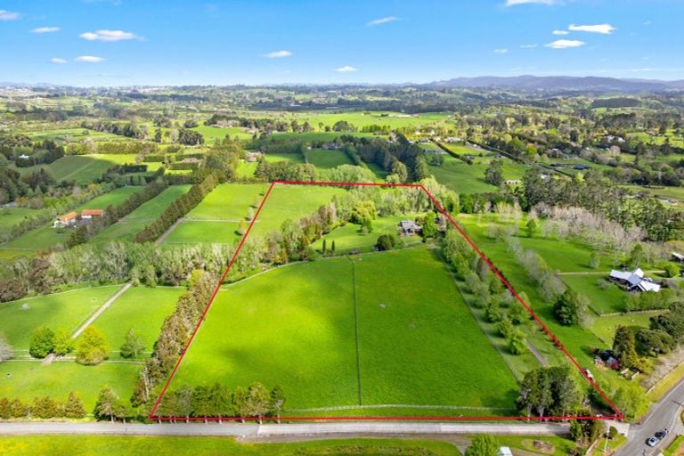 Photo of property in 42 Dysart Lane, Kumeu, 0891