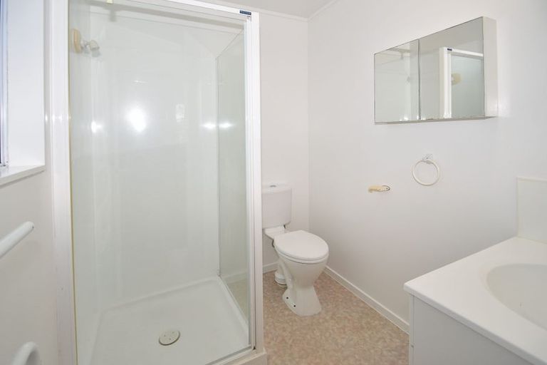 Photo of property in 2/2 Mcdowell Crescent, Hillcrest, Auckland, 0626