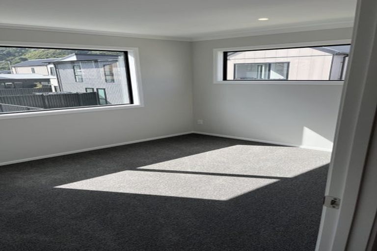 Photo of property in 1 Cynisca Crescent, Wallaceville, Upper Hutt, 5018