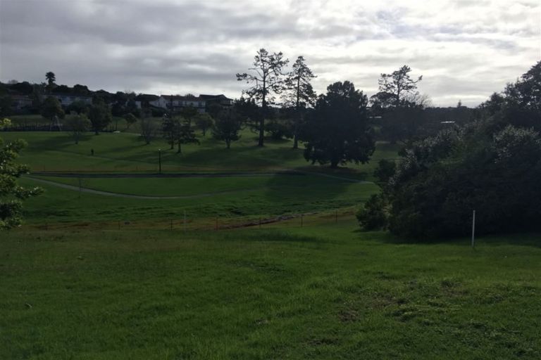 Photo of property in 2/73 Glencoe Road, Browns Bay, Auckland, 0630