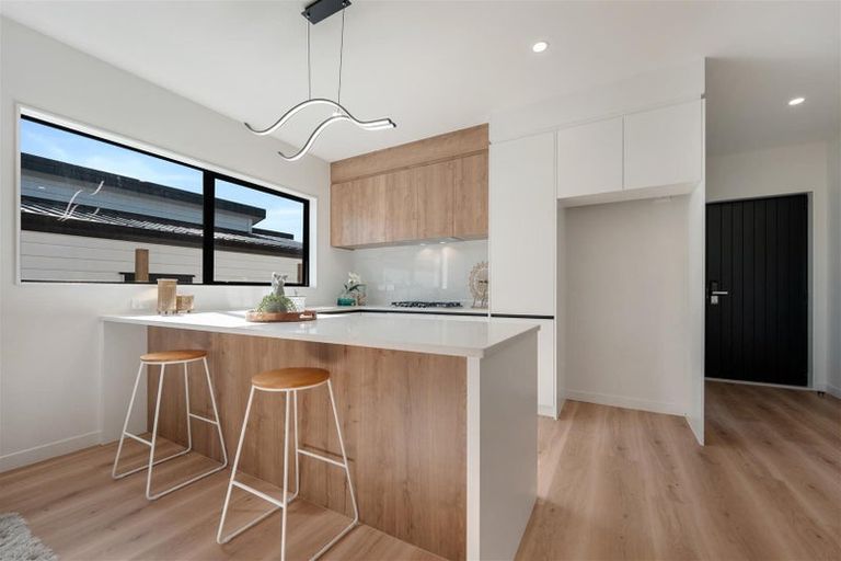 Photo of property in 46 Whakairo Crescent, Gulf Harbour, Whangaparaoa, 0930