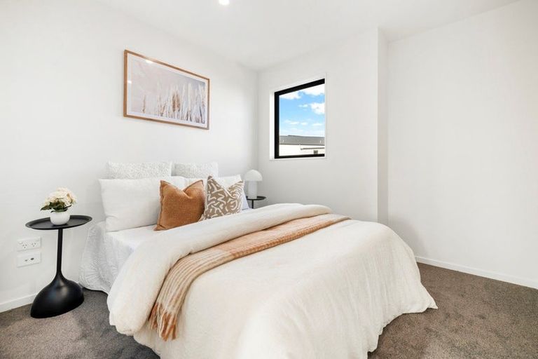 Photo of property in 52b Crestview Rise, Papakura, 2110