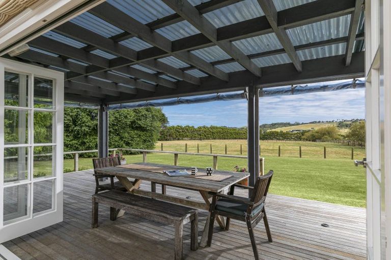 Photo of property in 33 Cable Road, Waimauku, 0881