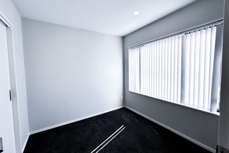 Photo of property in 24e Poinsettia Place, Henderson, Auckland, 0610