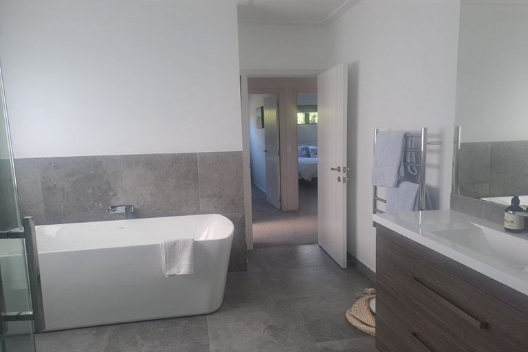 Photo of property in 70 Leeward Drive, Whitianga, 3510