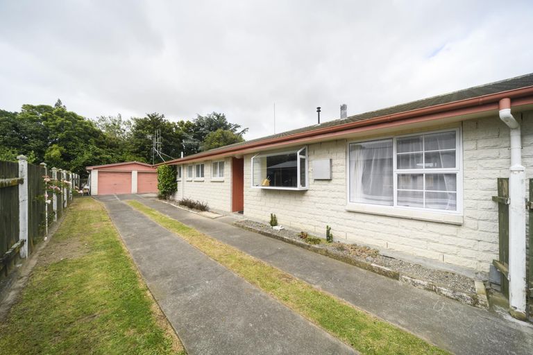 Photo of property in 23 Humphries Place, Awapuni, Palmerston North, 4412
