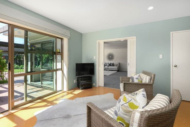 Photo of property in 133 Fisher Parade, Sunnyhills, Auckland, 2010