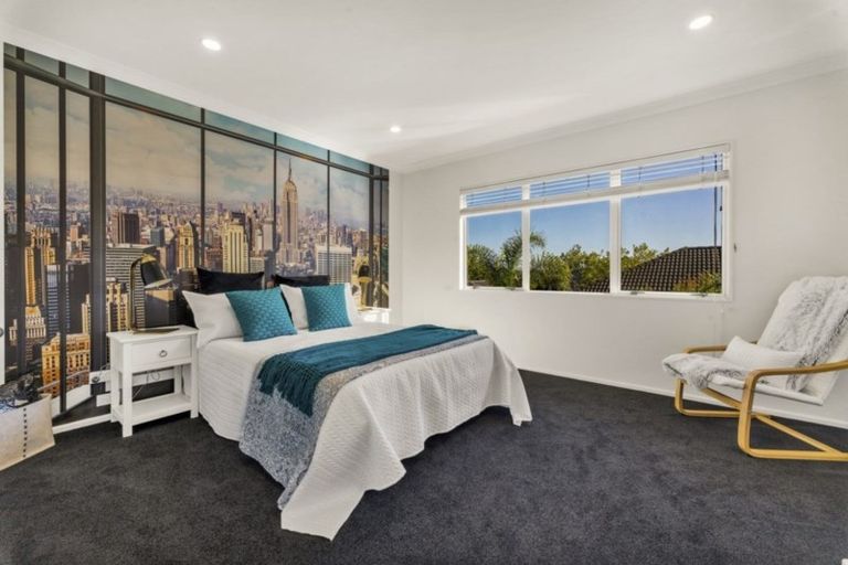 Photo of property in 6 Canonbie Place, East Tamaki Heights, Auckland, 2016