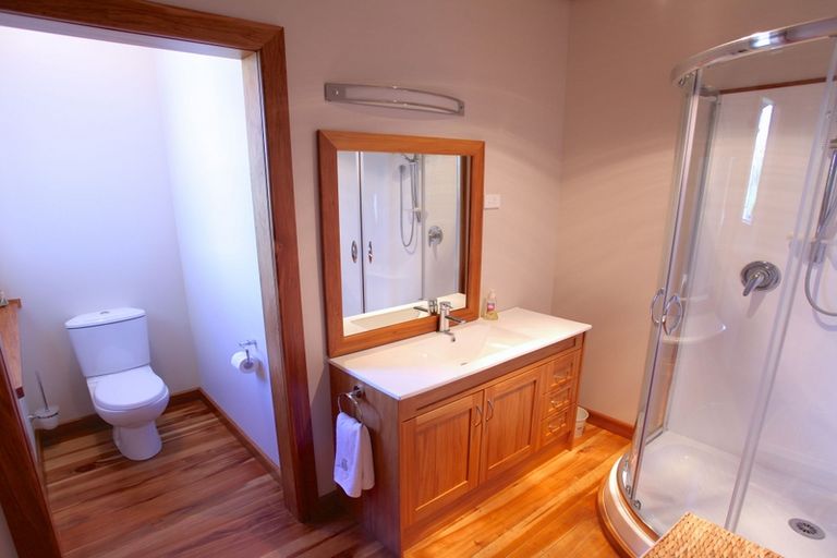 Photo of property in 2 Tutchen Avenue, Raglan, 3225