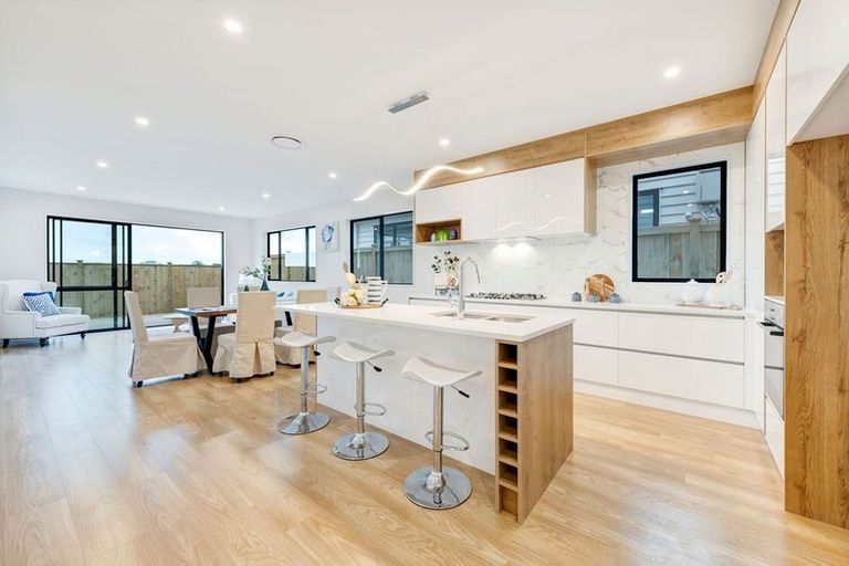 Photo of property in 60 Tir Conaill Avenue, Flat Bush, Auckland, 2019