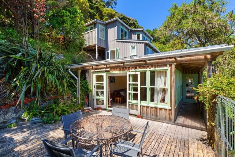 Photo of property in 17 Mahina Road, Mahina Bay, Lower Hutt, 5013