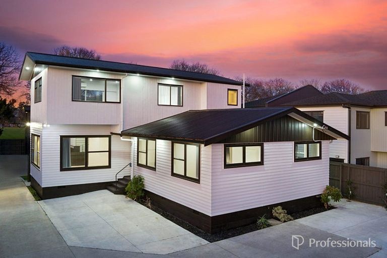 Photo of property in 17 Kohinoor Avenue, Mangere, Auckland, 2022