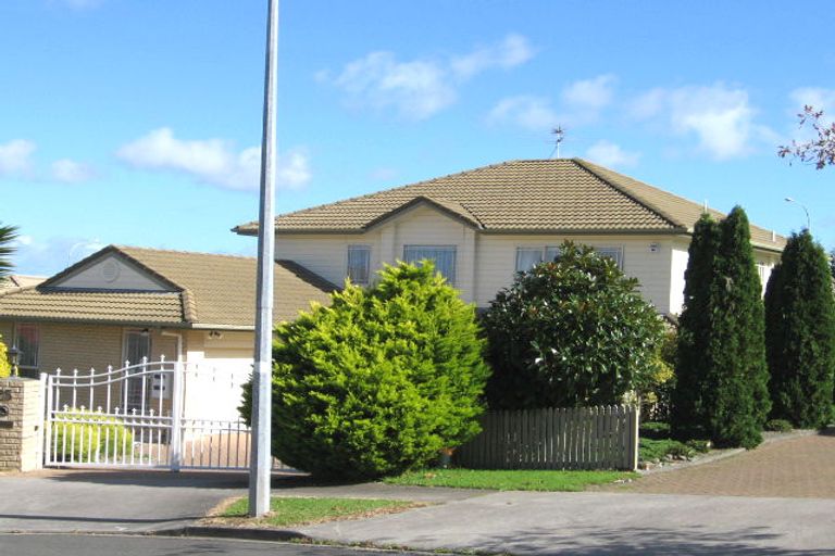 Photo of property in 25 Belgate Place, Somerville, Auckland, 2014